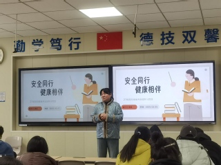 管理服务学院三维联动构建春季传...